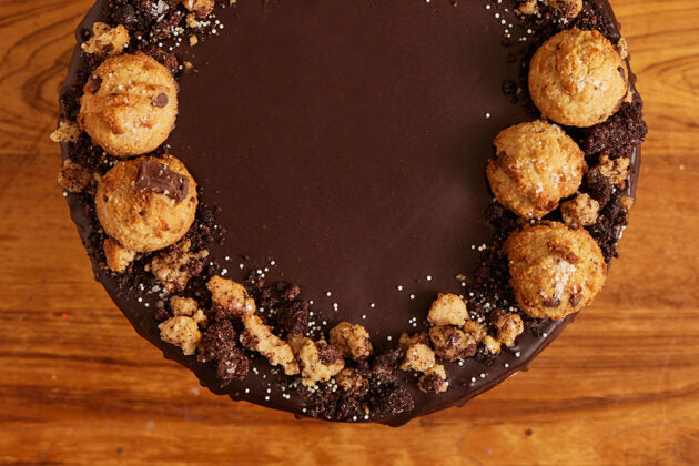 Cookies + Cream Cake [ vegan + wheat-free ]